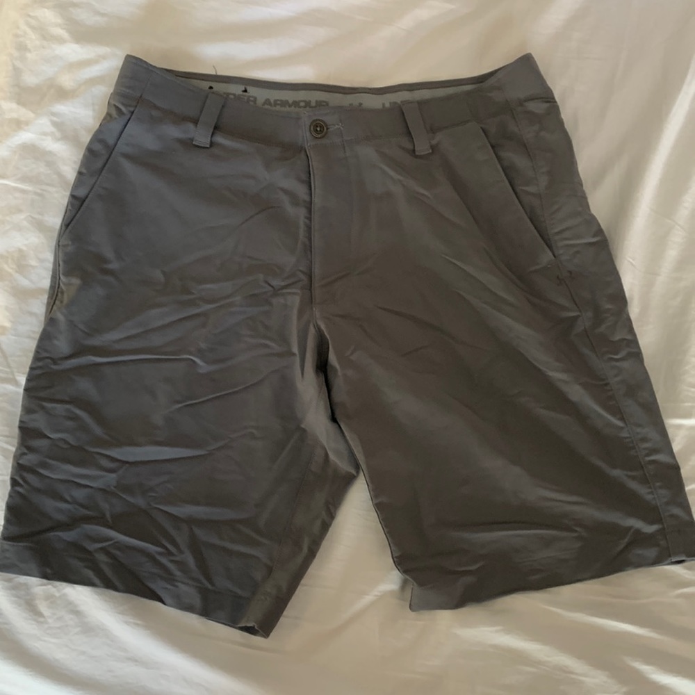 Mens Under Armour golf shorts, grey, size 36